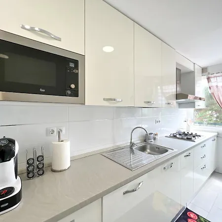 Vivalidays Lora - * Санта-Сусанна