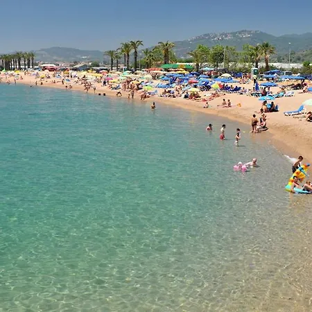 Vivalidays Lora - Апартаменты *